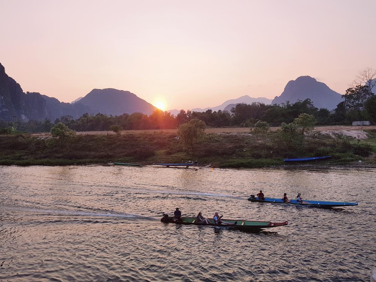 Simon Riverside Hotel Vang Vieng Exterior foto